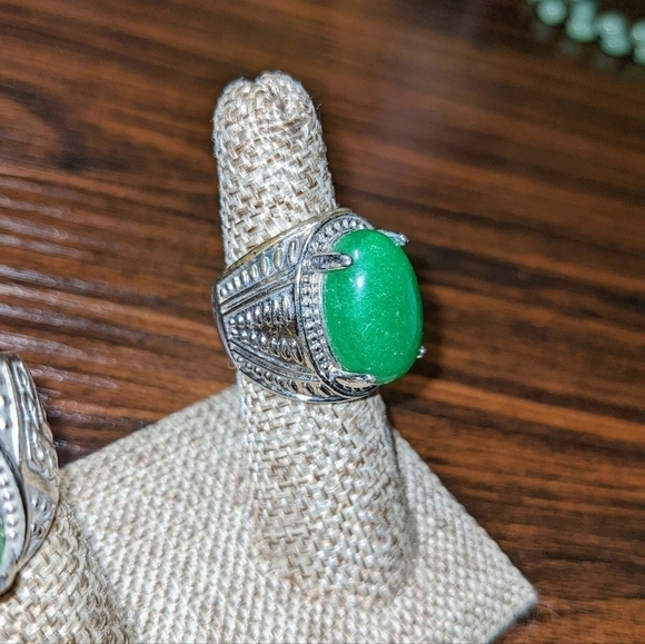 Jade Silver Cocktail Ring - Picture 6 of 6